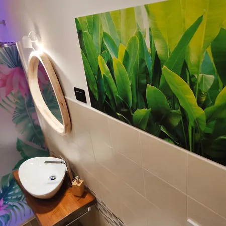 Suite Maison Tropical - Luxury Apartment In Central Downtown - Station * Bari