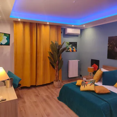 アパート Maison Tropical - Luxury Con Jacuzzi - Centro バーリ